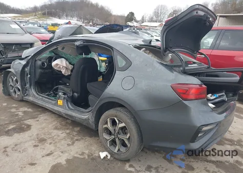 2021 Kia Forte Lxs z USA, uszkodzony, nr VIN 3KPF24ADXME347992
